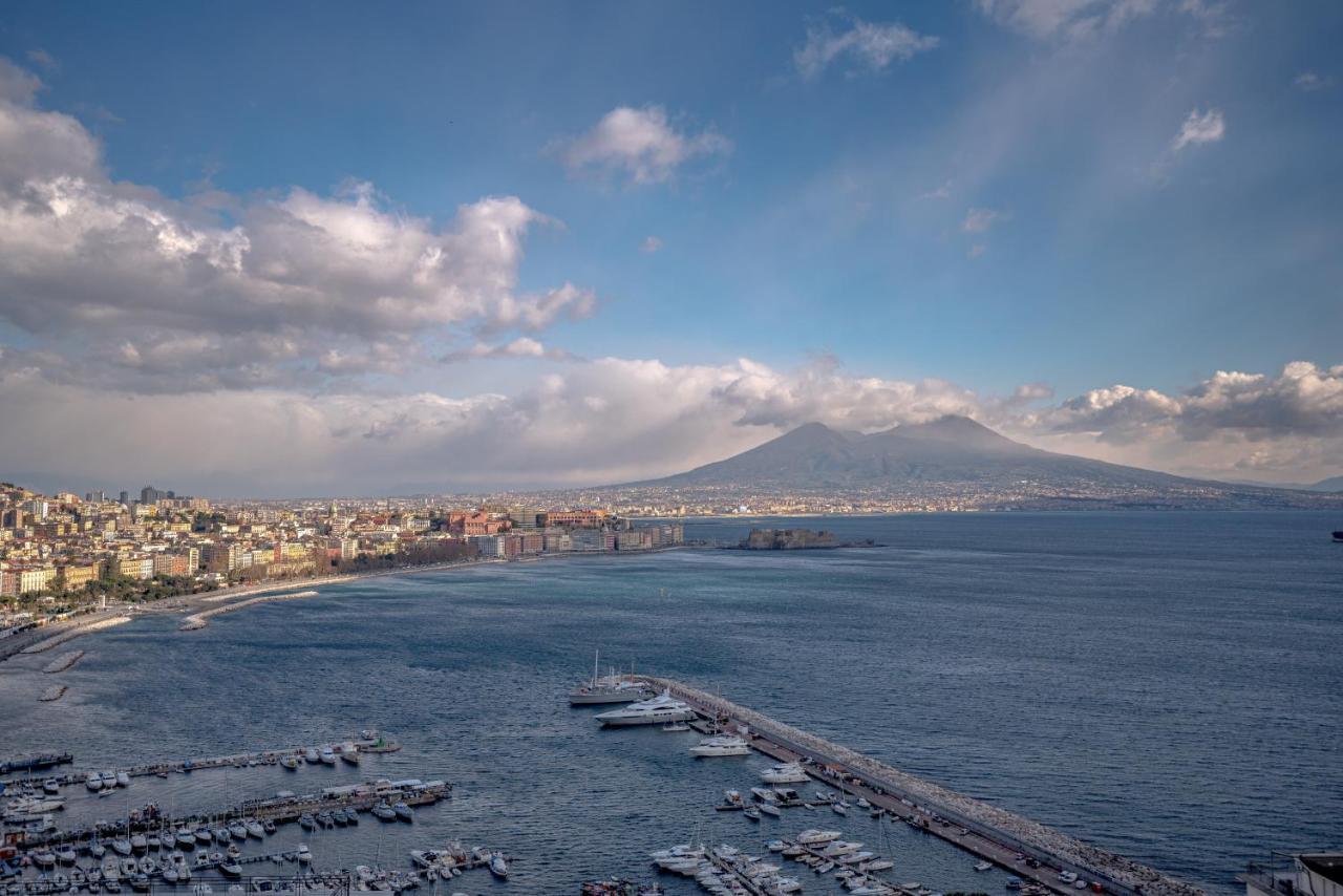 Grande & Caratteristico Dietro La Cattedrale Naples Extérieur photo